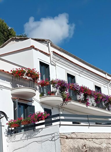 Casa con 7 locali in vendita in Antica Casa di Corte Traversa Seconda Francesco Sorrentino, Cava De Tirreni