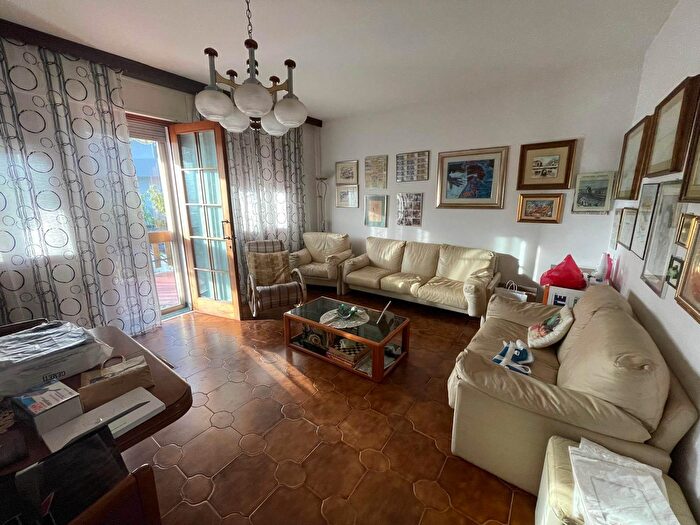 Casa con 8 locali in vendita in Via Nicolò Zeno, Chioggia