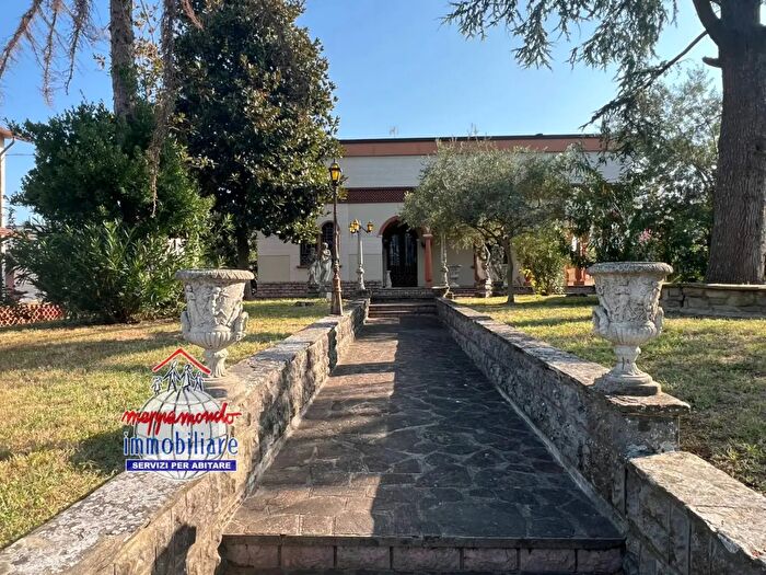 Casa con 5 locali in vendita in Via Anita Garibaldi, Cento