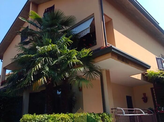 Casa bilocale in vendita in Via Giosuè Carducci Santi Martiri Oltrestazione Legnano Milano Lombardia Italia, Legnano