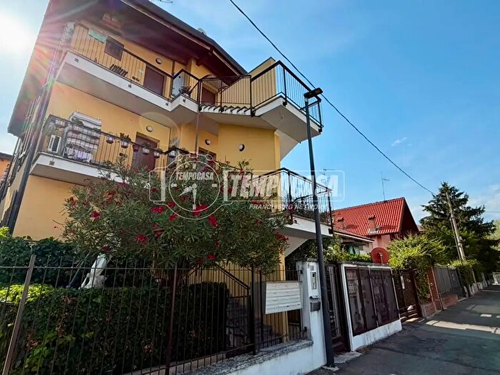 Appartamento trilocale in vendita in Via Palermo, Cologno Monzese