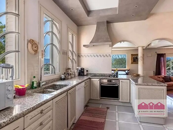 Casa con 5 locali in affitto in Via Vegre, Arcugnano