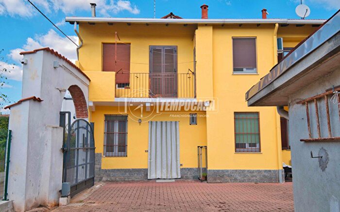 Casa trilocale in vendita in Cameri