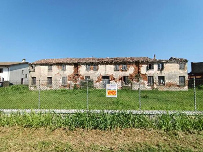 Casa in vendita in Località Chiavica del Bosco, Adria