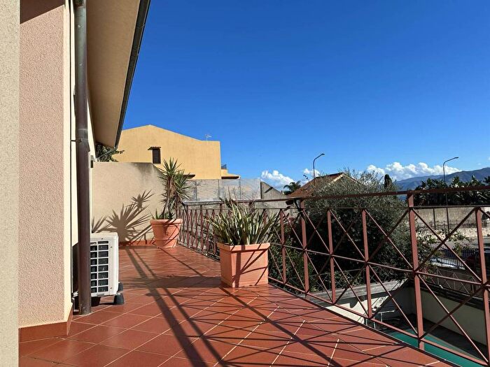Casa trilocale in affitto in Ganzirri, Messina