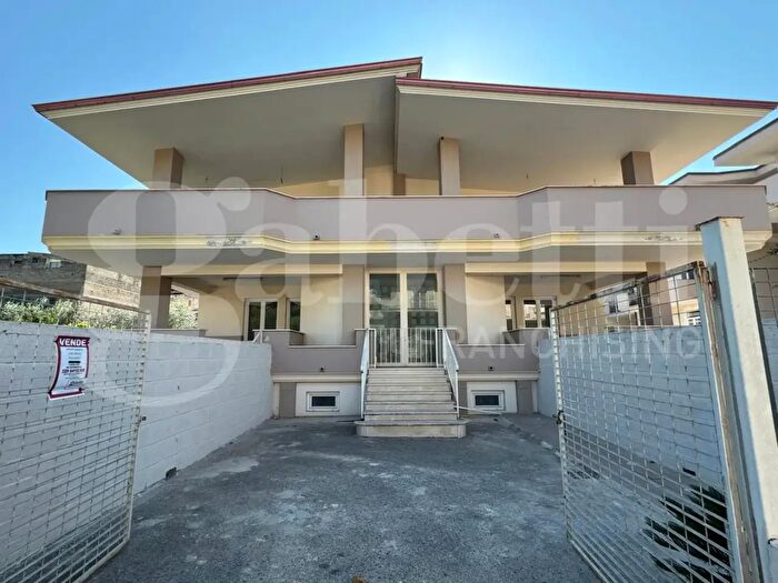 Appartamento con 6 locali in vendita in Via Torino, San Prisco