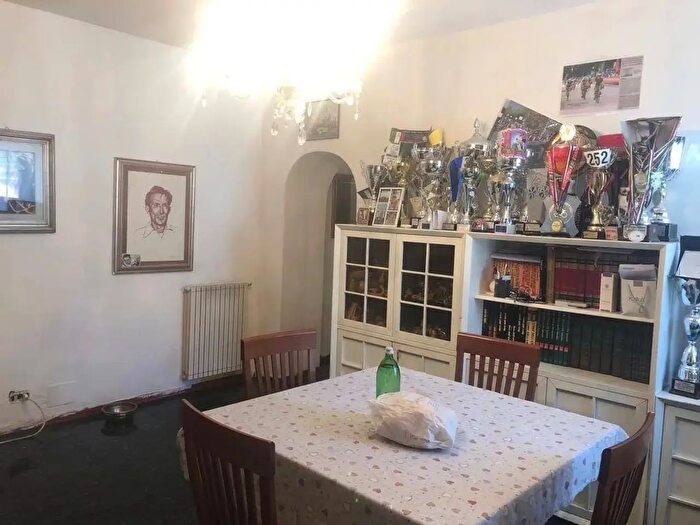 Casa trilocale in vendita in Massa
