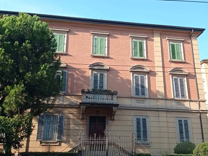 Appartamento con 5 locali in affitto in Massarenti, Bologna