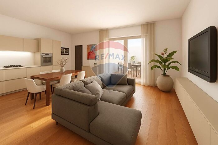 Casa trilocale in vendita in Via Solicchiata, Adrano