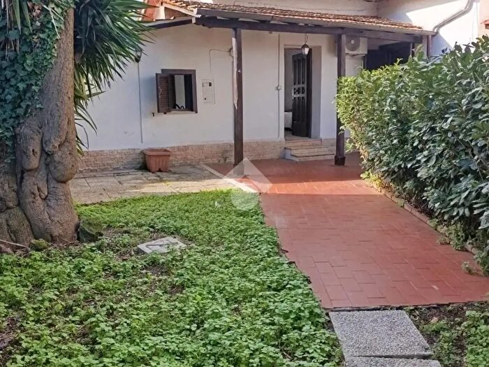 Appartamento bilocale in vendita in Via Alcide De Gasperi, Lariano