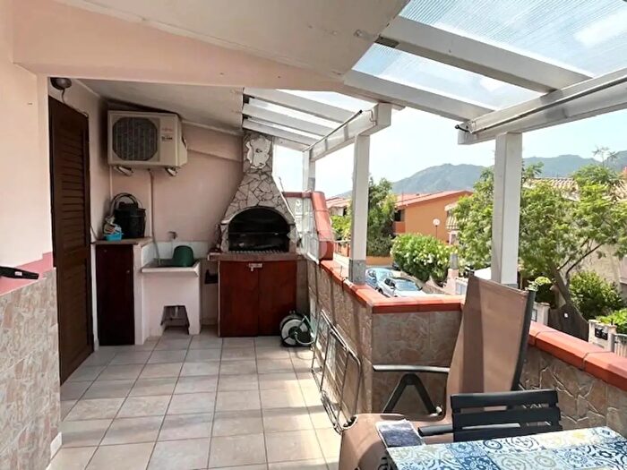 Appartamento trilocale in vendita in Via Nievo, Villasimius