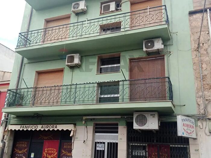 Appartamento con 10 locali in vendita in Via Cacciatori delle Alpi, Vittoria