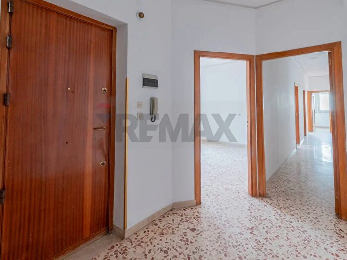 Appartamento con 6 locali in vendita in Via Generale Alberico Albricci, Palermo