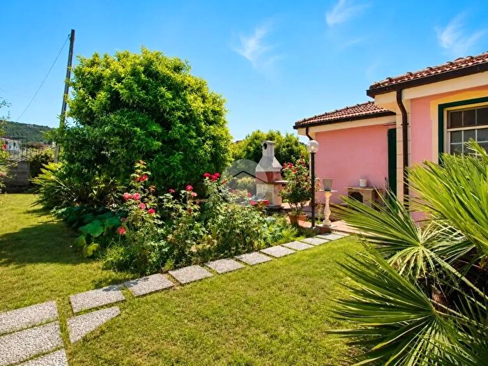 Casa trilocale in vendita in Strada Ciosa, Imperia