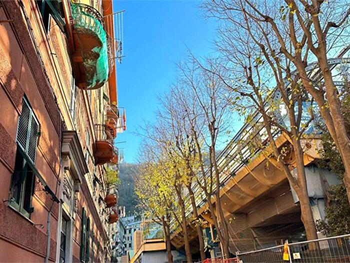 Appartamento quadrilocale in affitto in Via Benedetto Brin A, Certosa, Genova