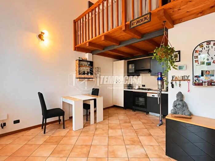 Appartamento bilocale in vendita in Via Alessandro Volta, Paderno D'Adda