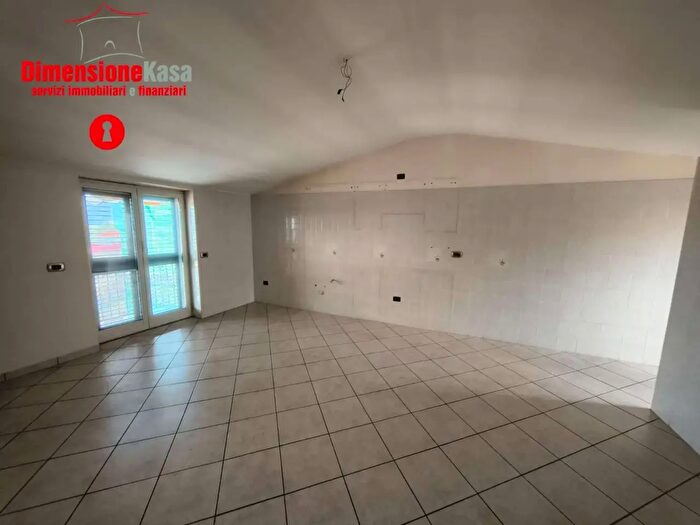 Appartamento quadrilocale in affitto in Via Napoli, San Felice A Cancello