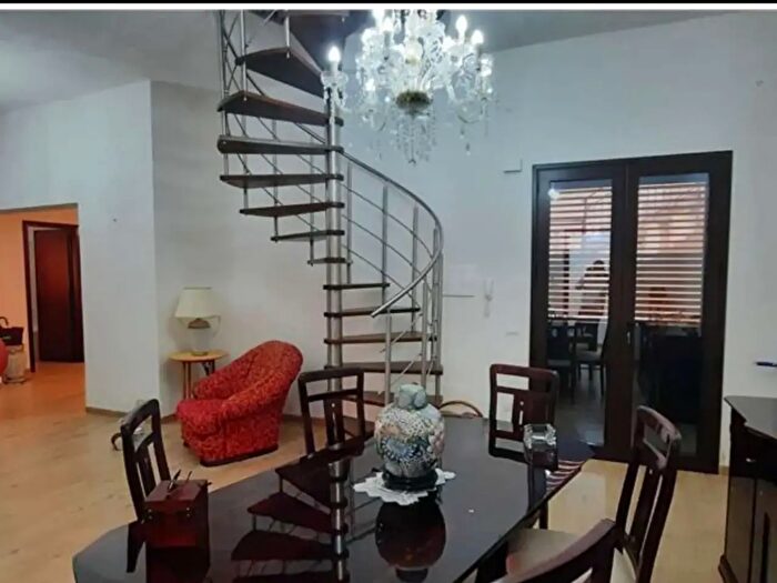 Appartamento con 5 locali in affitto in Marsala