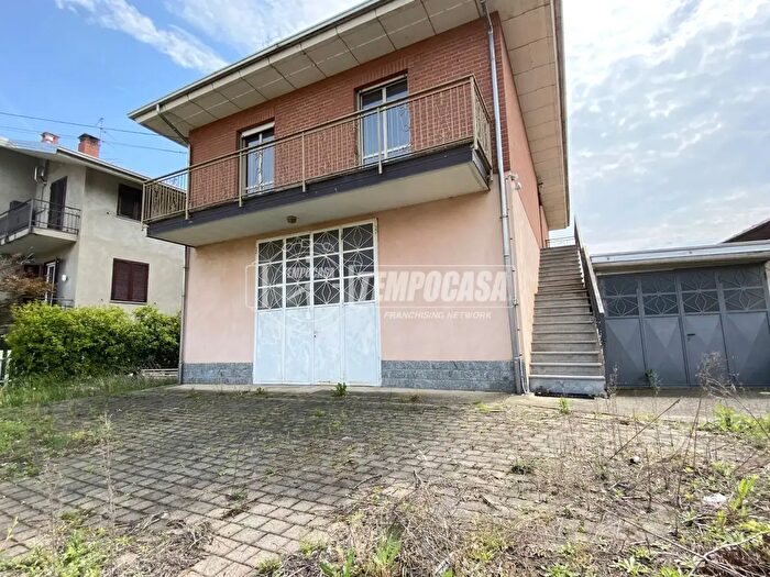 Casa con 5 locali in vendita in Via Isangarda, Candelo