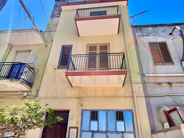 Casa con 8 locali in vendita in Via Castellana, Conversano