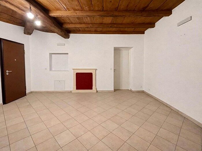 Appartamento bilocale in affitto in Via Roma, Centro, Azzate