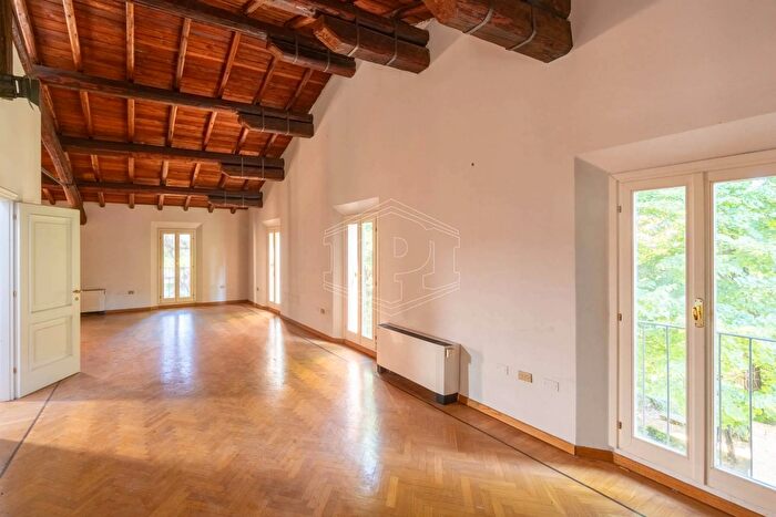 Appartamento con 5 locali in vendita in Strada Maggiore, Bologna