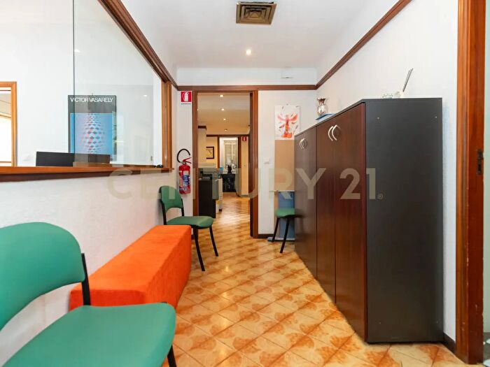 Appartamento con 6 locali in vendita in Via Grazia Deledda, Catania