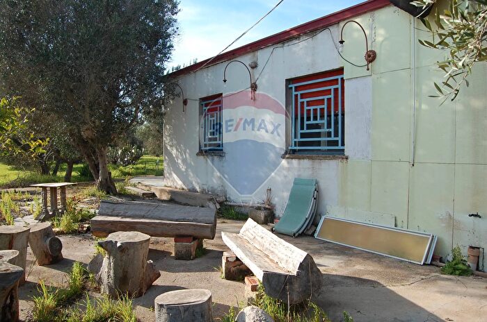 Casa quadrilocale in vendita in Via Tancredi, Nardo
