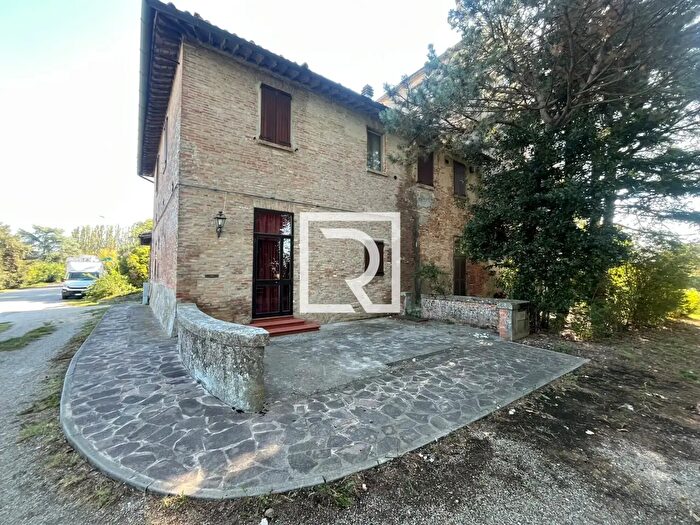Casa con 9 locali in vendita in Via Selice, Conselice