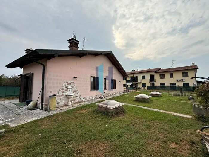 Case in Vendita e in Affitto - 2