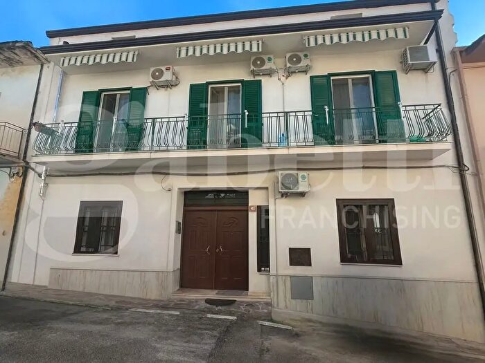 Casa con 10 locali in vendita in Via Caduti in Guerra, Pignataro Maggiore