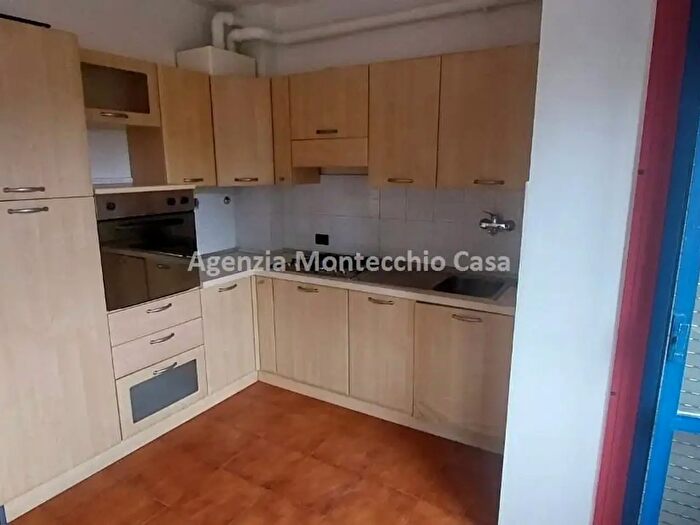 Appartamento con 5 locali in vendita in Largo Pascoli, Montelabbate