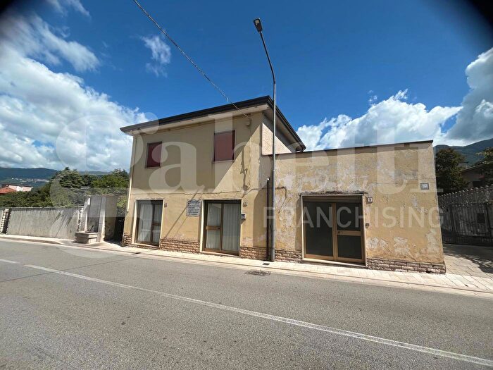 Casa trilocale in vendita in Via Ascensione, San Potito Sannitico