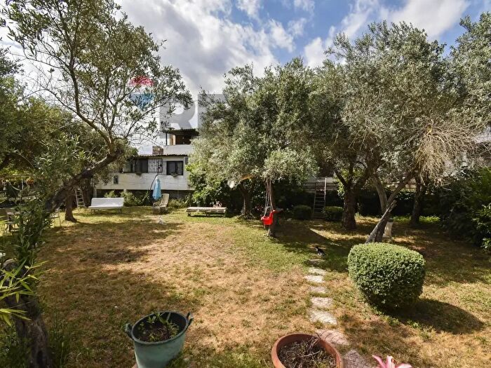 Casa quadrilocale in vendita in Via delle Gardenie, Valverde