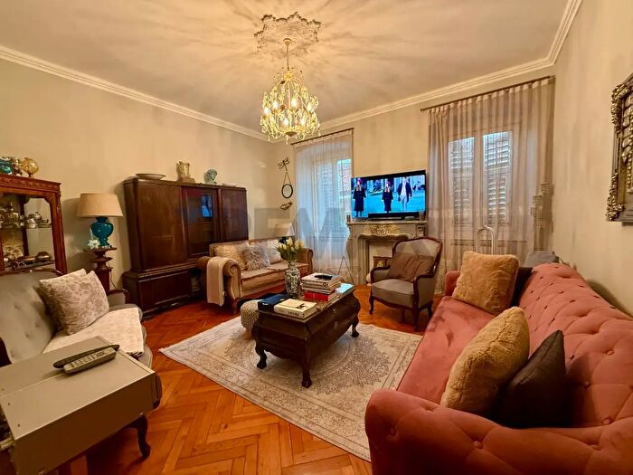 Appartamento trilocale in affitto in Via Ugo Foscolo, Trieste