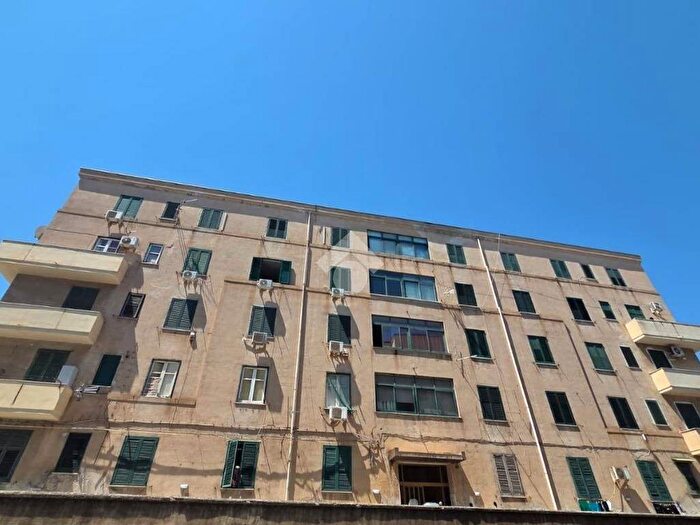 Appartamento con 5 locali in affitto in Via Generale Cadorna Luigi, Cassaro, Palermo