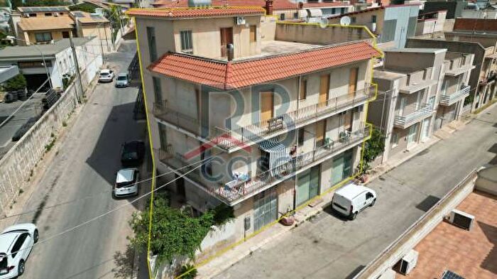 Casa con 6 locali in vendita in Via Campania, Ispica