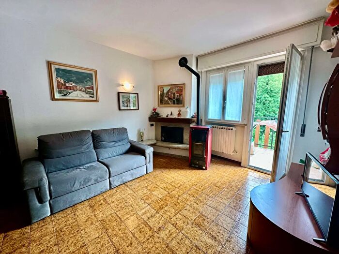 Appartamento trilocale in vendita in Via Caravaggio, Taceno