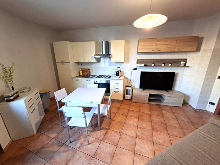 Appartamento bilocale in affitto in Via Vivaro, Borgo Piave Corso Europa Zona Ferrero, Alba