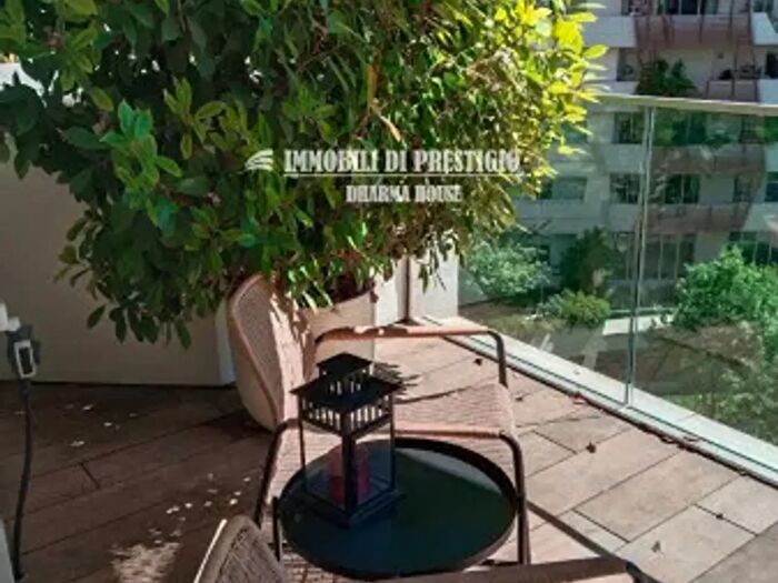 Appartamento trilocale in affitto in Via Ambrogio Spinola, Milano