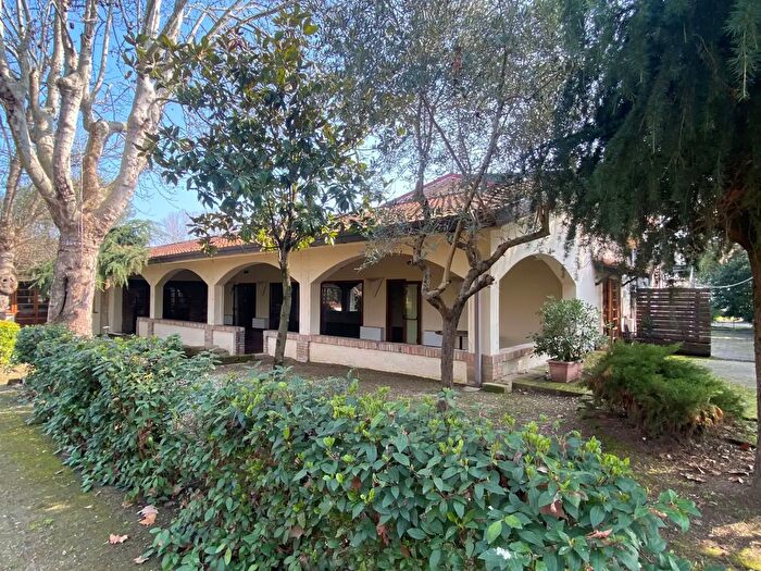 Casa con 10 locali in vendita in Coriano