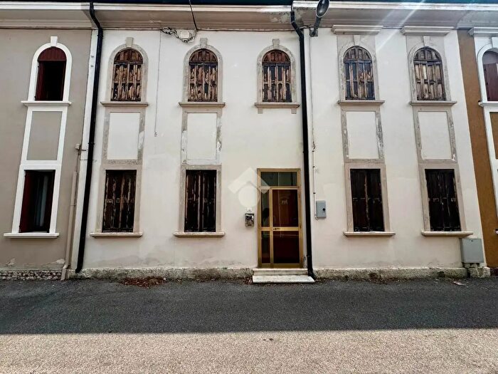 Casa quadrilocale in vendita in Via Ragazzi del ', Rovigo
