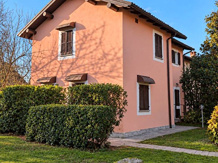 Casa quadrilocale in affitto in Via San Bernardino, Morghengo, Caltignaga