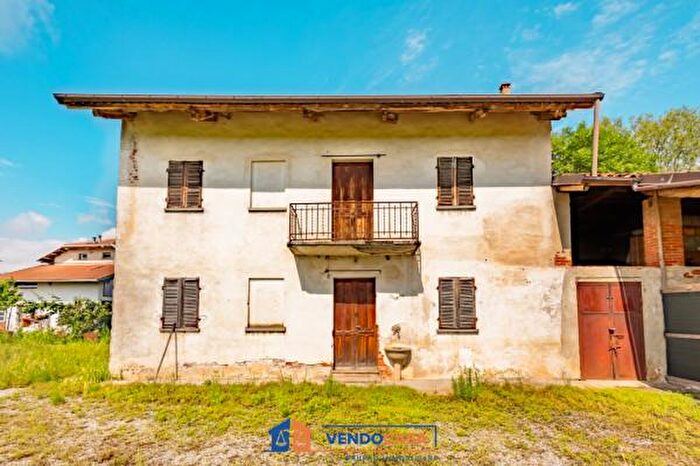 Casa quadrilocale in vendita in Strada della Casa Bianca, Fossano