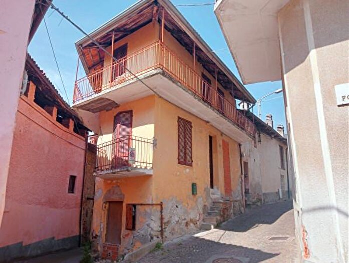 Casa con 6 locali in vendita in Via Lanzo, Balangero