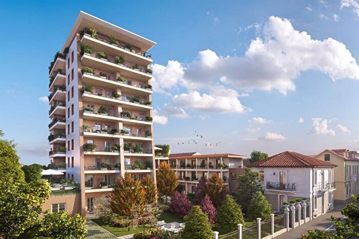 Appartamento trilocale in vendita in Via Erodoto, Milano