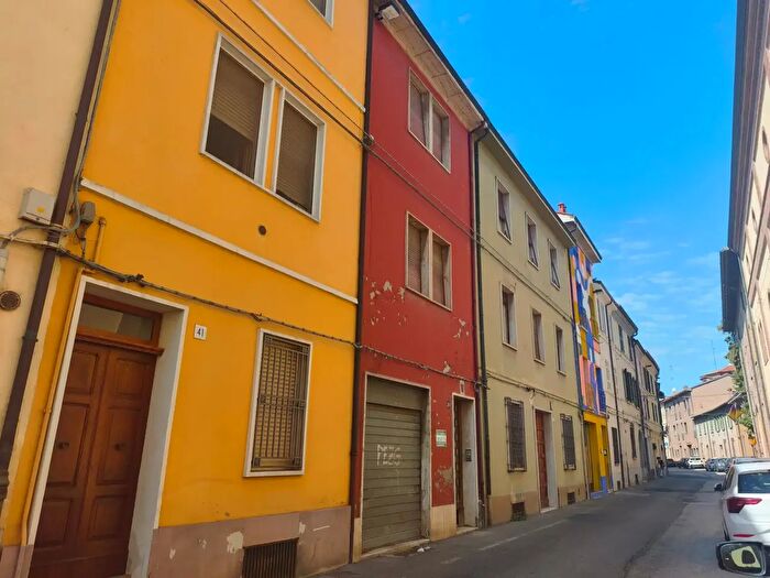 Casa con 6 locali in vendita in Via della Croce, Faenza