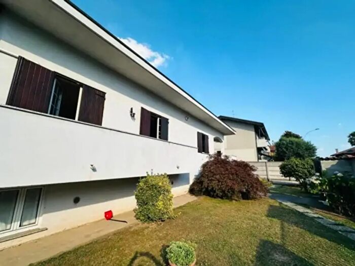 Casa quadrilocale in vendita in Via Don Giovanni Minzoni, Cerro Maggiore