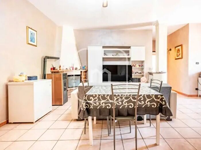 Appartamento trilocale in vendita in Via Montagnareale, Roma