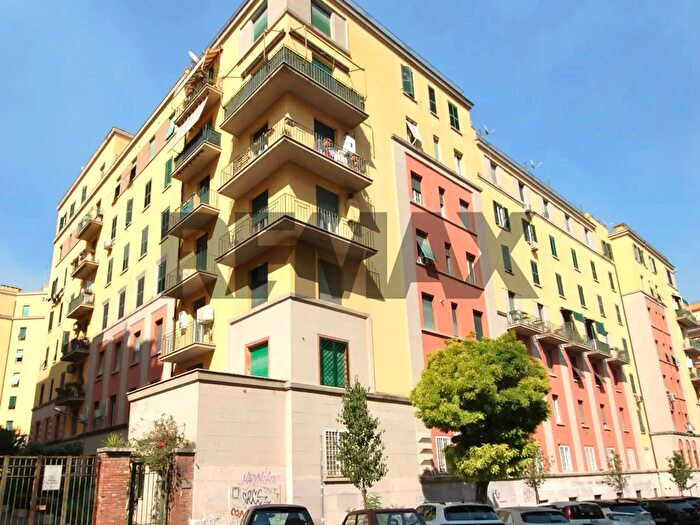 Appartamento trilocale in vendita in Via Etruria, Roma